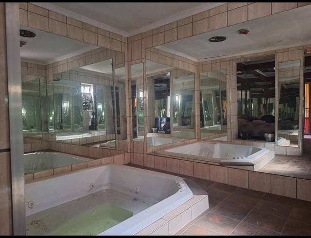 BUSINESS FOR SALE IN CASSELDALE